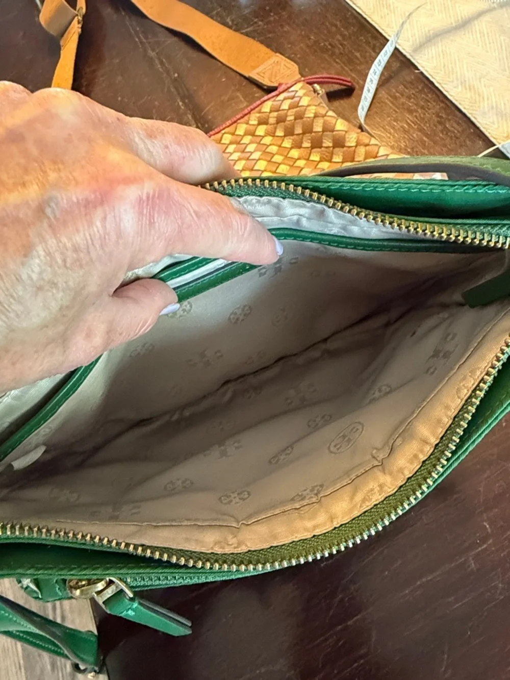 Tory Burch Women's Nylon Swingpack Crossbody Bag Arugula Green EUC